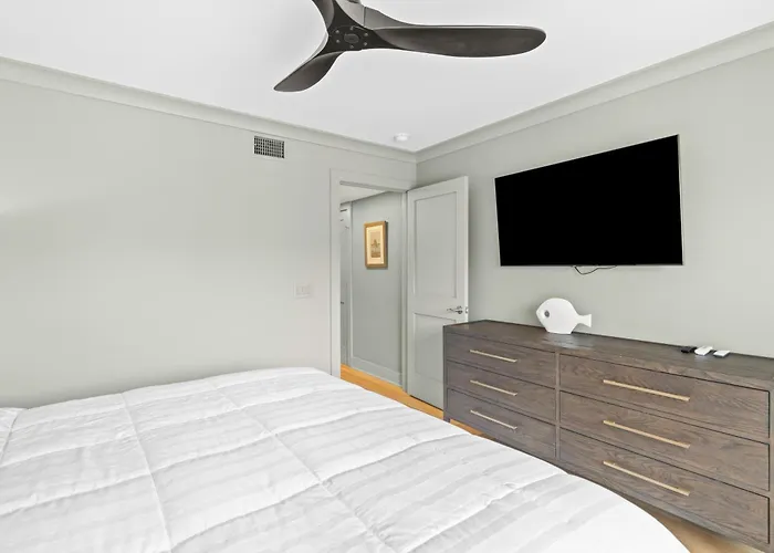 New Listing! Seagrove Villa 3A - Luxurious Ocean View!